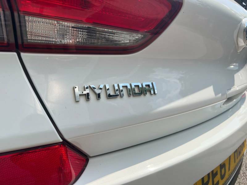 Hyundai I30 1.0T Gdi Se Nav White #3