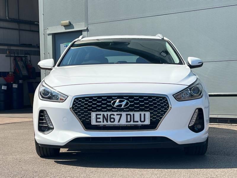 Hyundai I30 1.4T Gdi Se Nav Dct White #2
