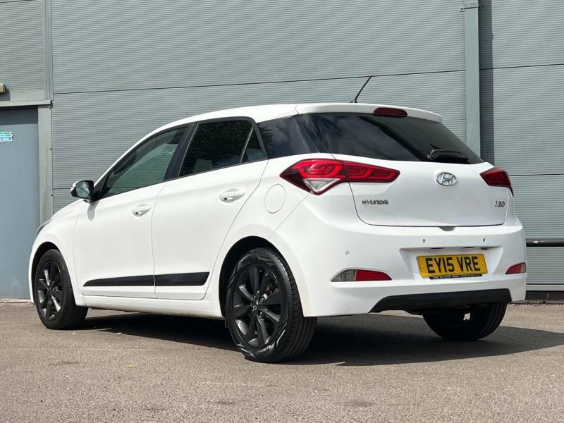 Hyundai I20 1.4 Crdi Premium White #4
