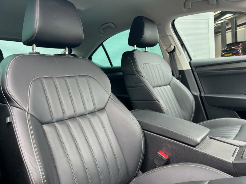 Skoda Superb 2.0 Tsi 190 Se L Dsg Black #3
