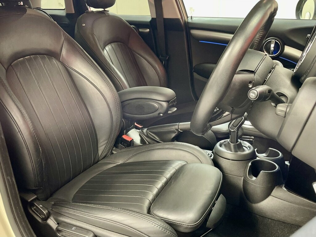 Mini Hatch 1.5 Cooper Exclusive II YG70JGV White #6