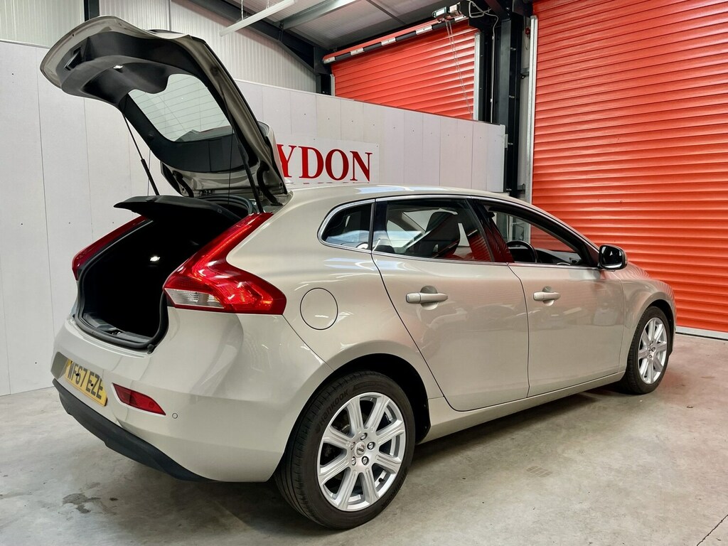 Volvo V40 D2 120 Inscription WF67EZE Gold #4
