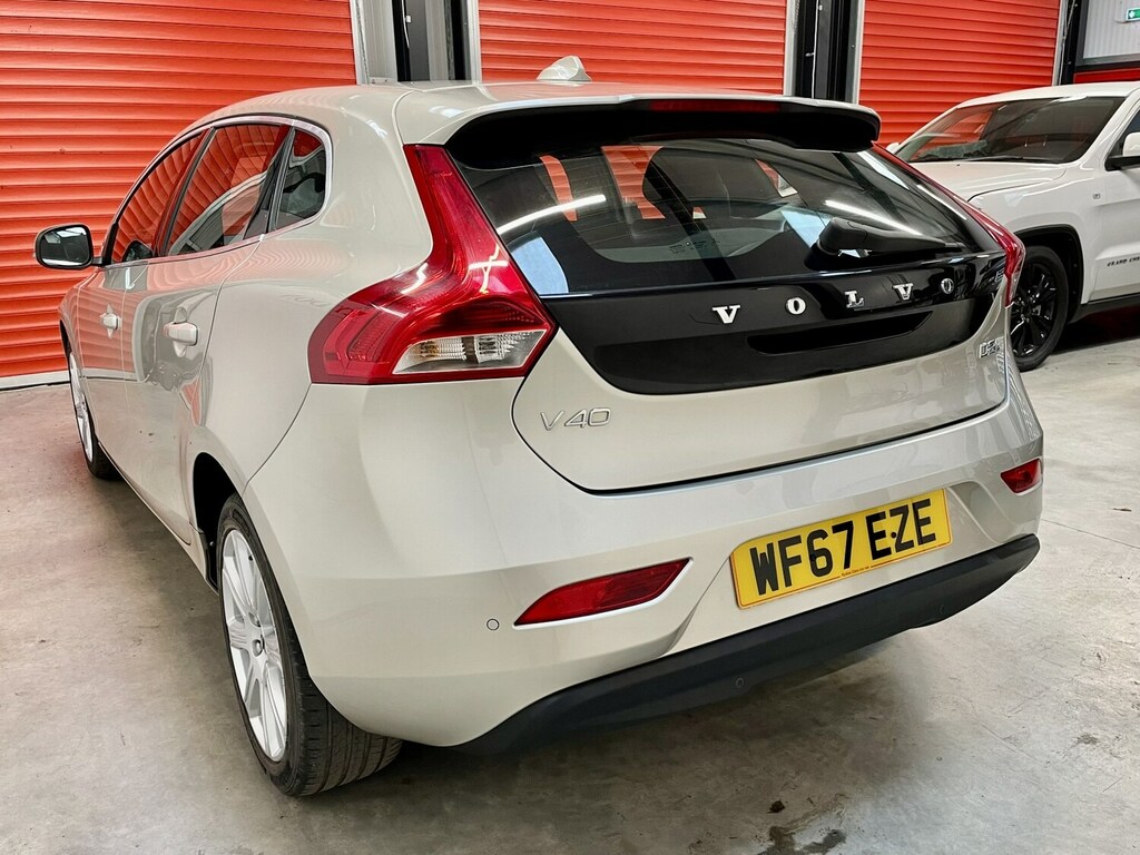 Volvo V40 D2 120 Inscription WF67EZE Gold #3