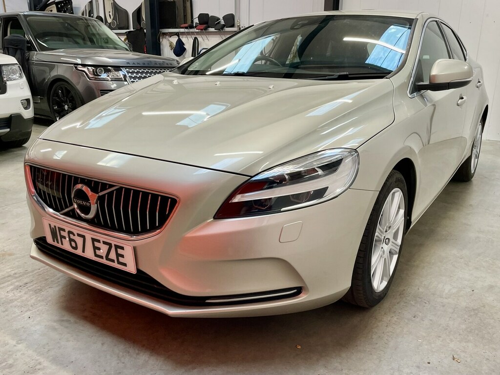 Volvo V40 D2 120 Inscription WF67EZE Gold #2