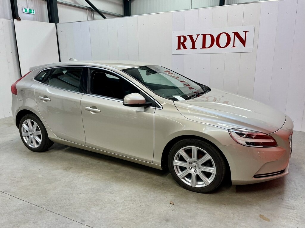 Volvo V40 D2 120 Inscription Gold