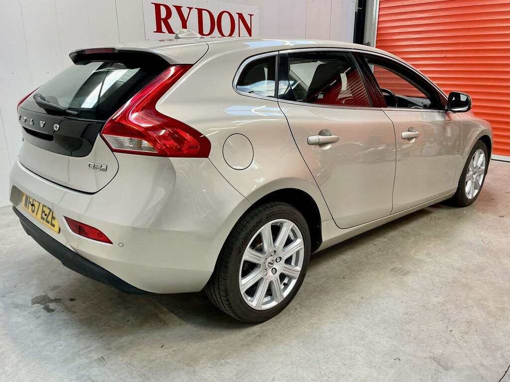 Volvo V40 D2 120 Inscription WF67EZE Gold #5