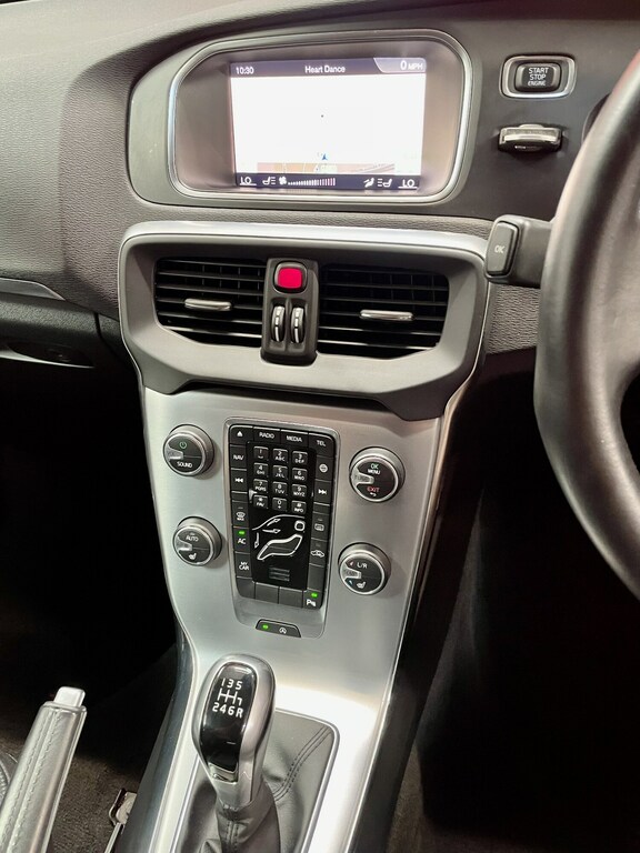 Volvo V40 R-design D2 Silver #10