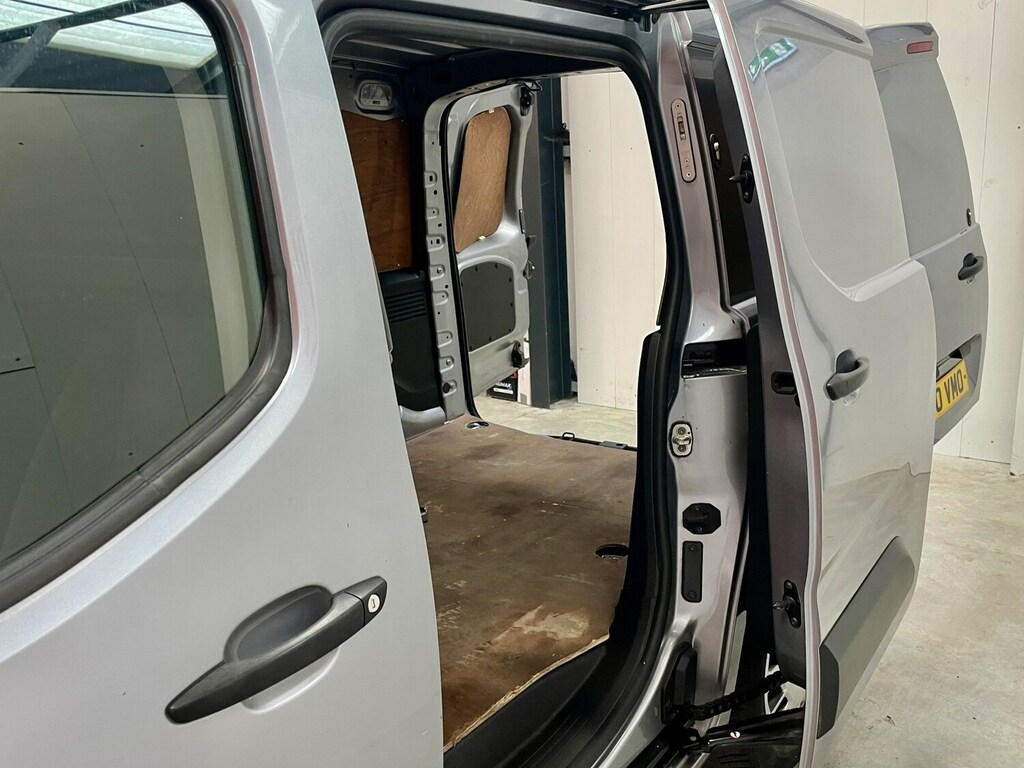 Vauxhall Combo 2300 1.5 Turbo D 100Ps H1 Sportive Van Grey #6