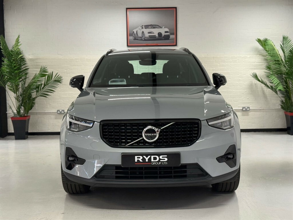 Volvo XC40 B3 Mhev BD73EZP Grey #2