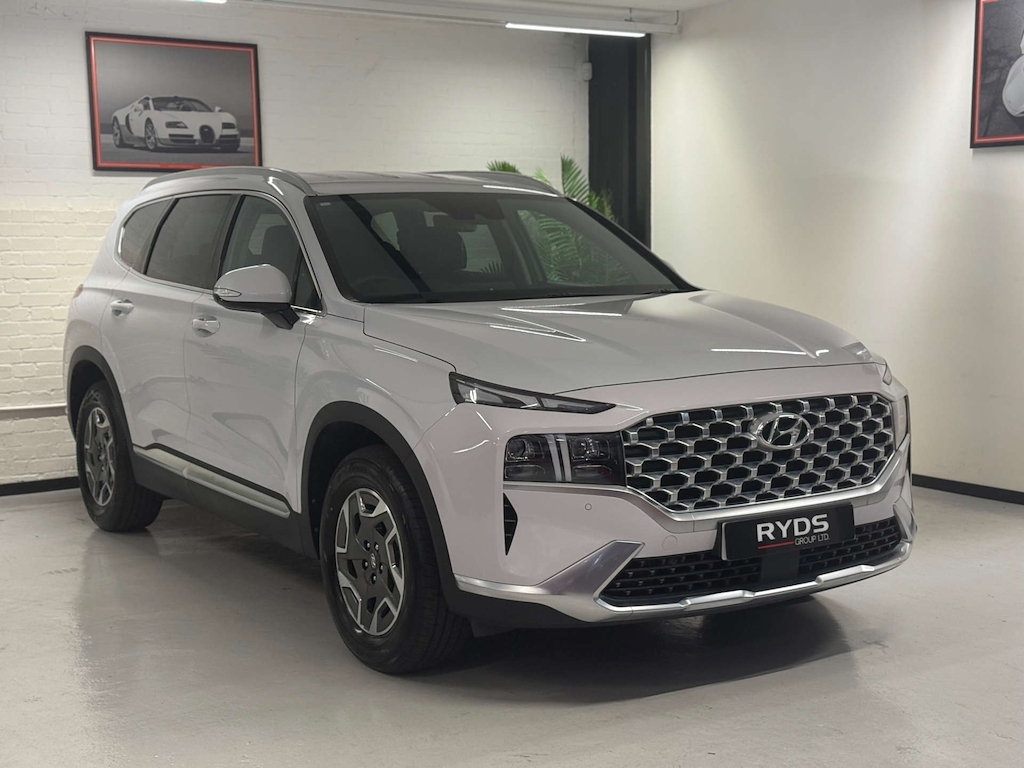 Hyundai Santa Fe Suv White