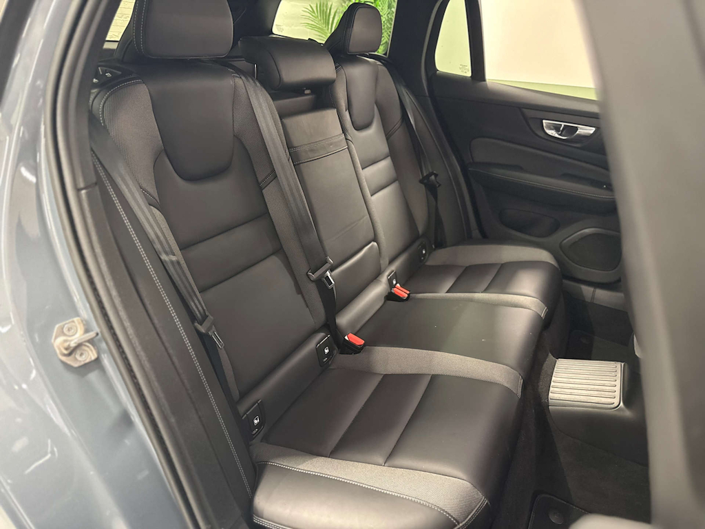 Volvo V60 2.0 B4p R Design Blue #22