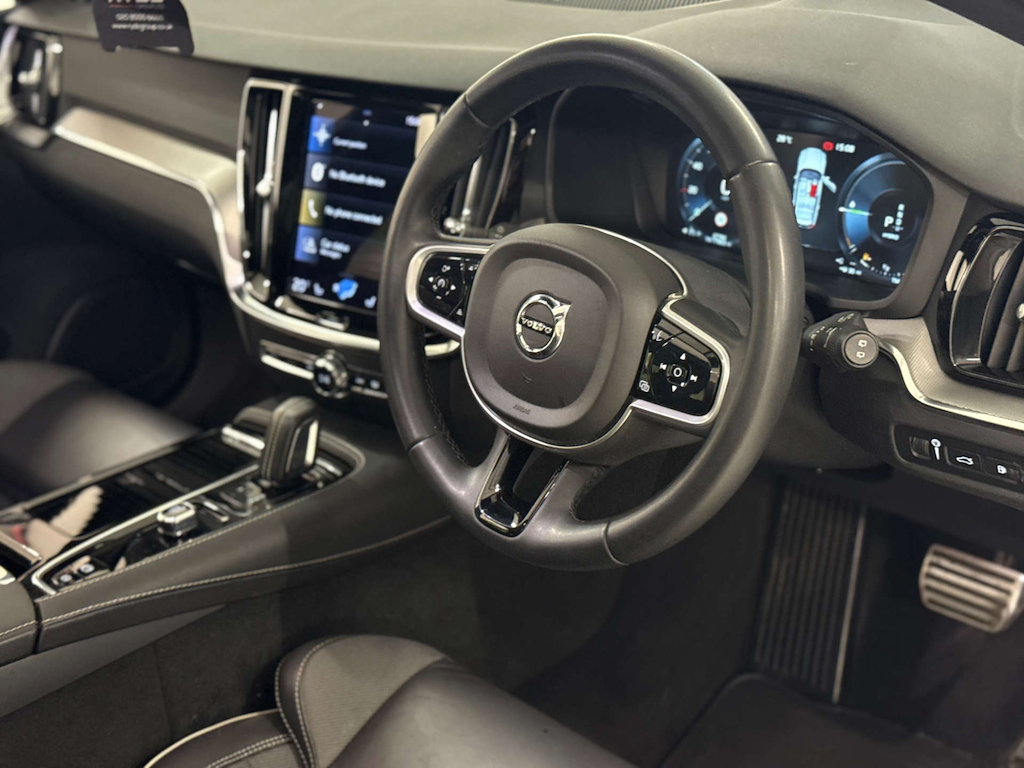 Volvo V60 2.0 B4p R Design Blue #12