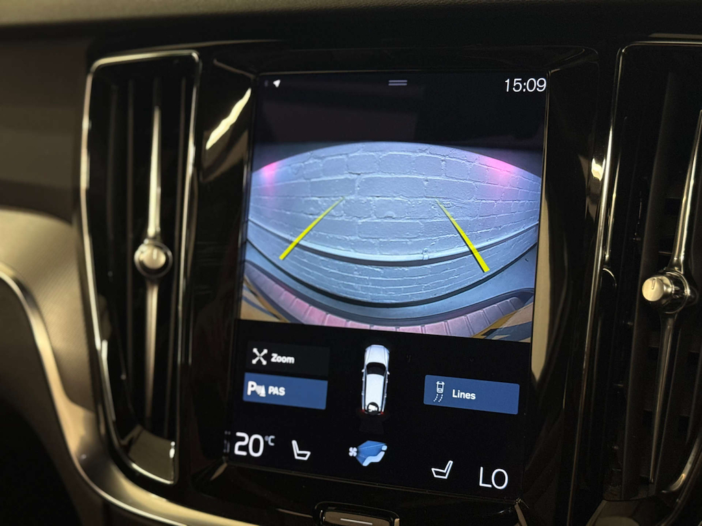 Volvo V60 2.0 B4p R Design Blue #16