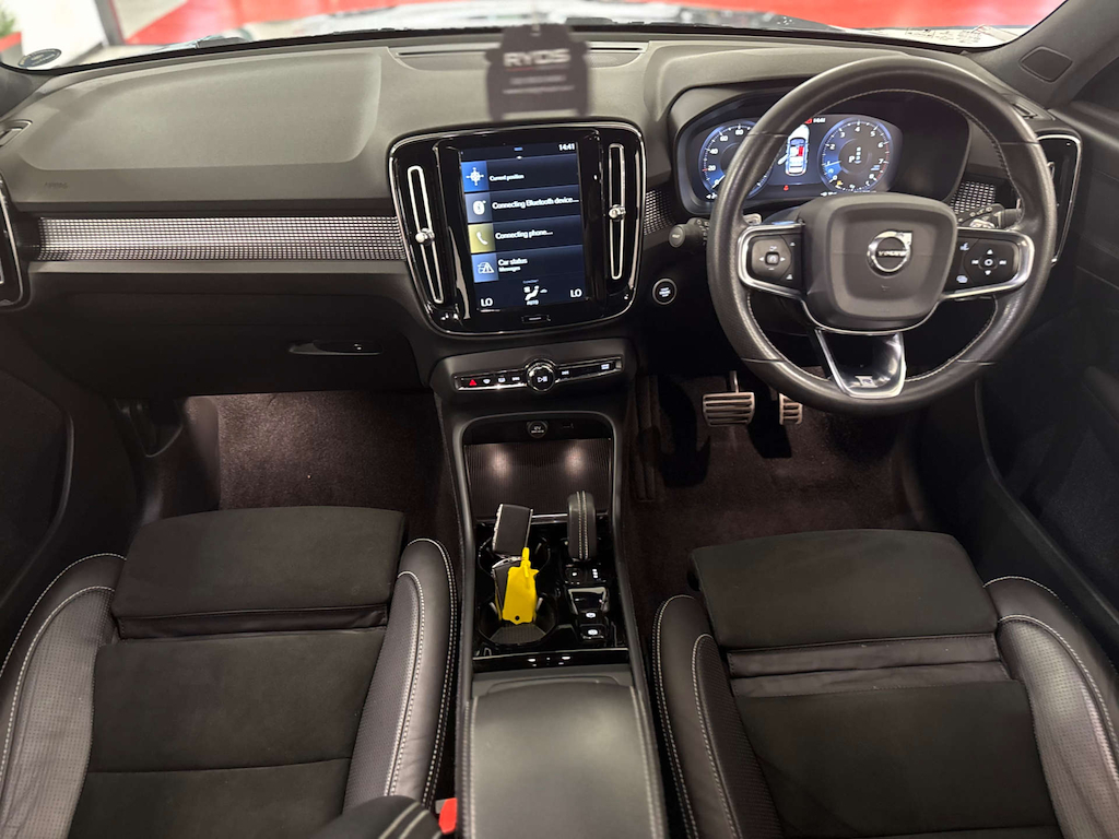 Volvo XC40 R-design T3 Grey #4