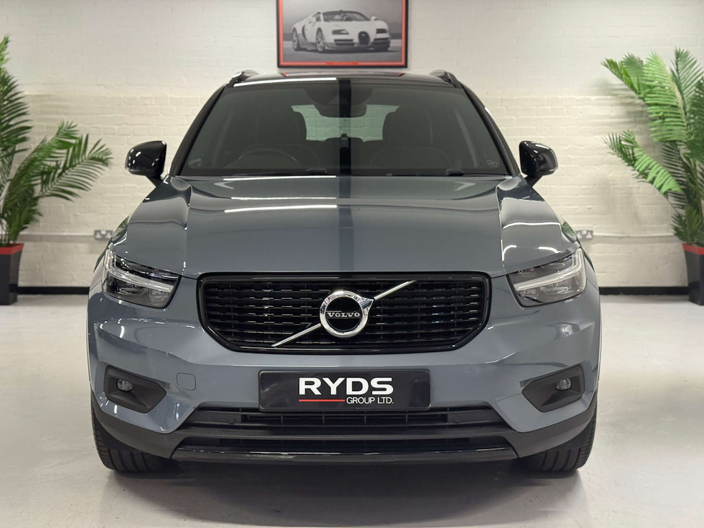 Volvo XC40 R-design T3 Grey #2