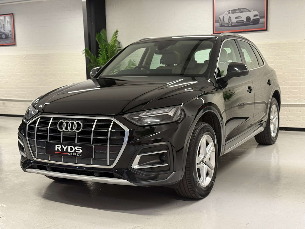Audi Q5 Phev Sport 50 Tfsi E Quattro 4Wd CK73EYL Black #3
