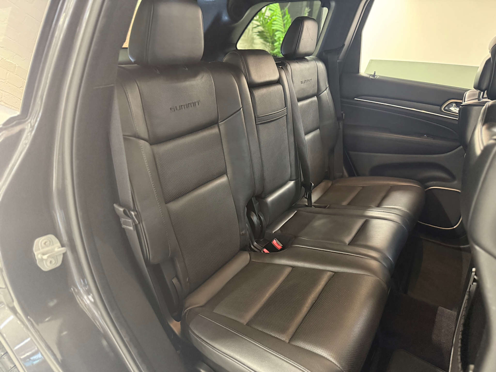 Jeep Grand Cherokee V6 Crd Summit Red #23