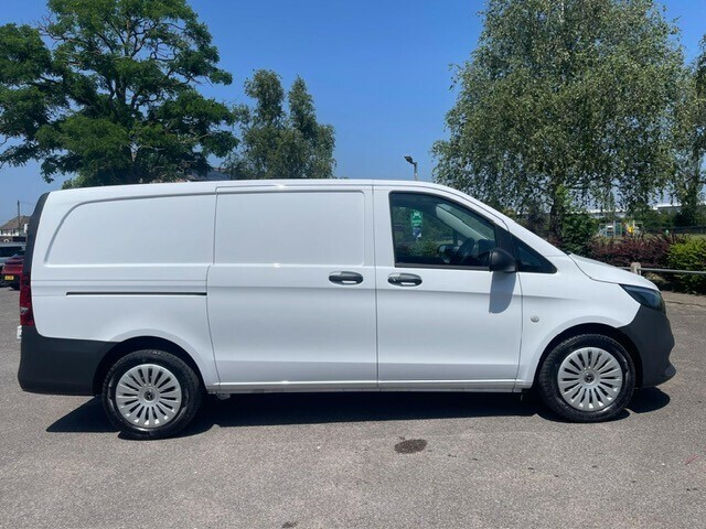 Mercedes-Benz Vito 114 Pro L2 White #4