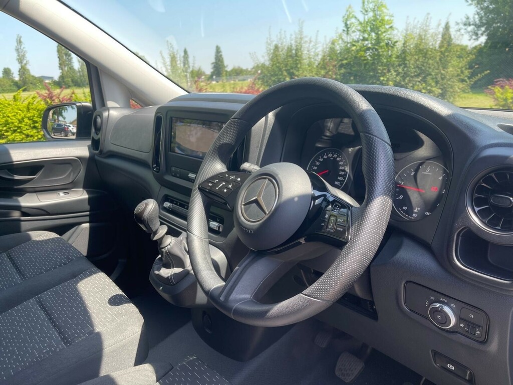 Mercedes-Benz Vito 114 Pro L2 White #2
