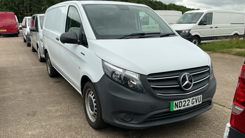Mercedes-Benz eVito Evito Progressive L2 White