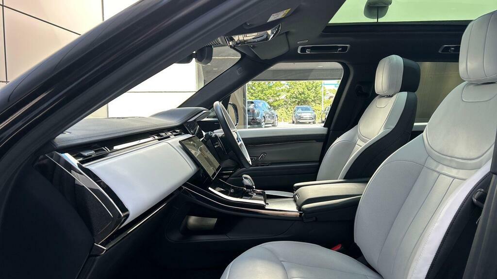 Land Rover Range Rover Sport 3.0 D300 Dynamic Se Black #3