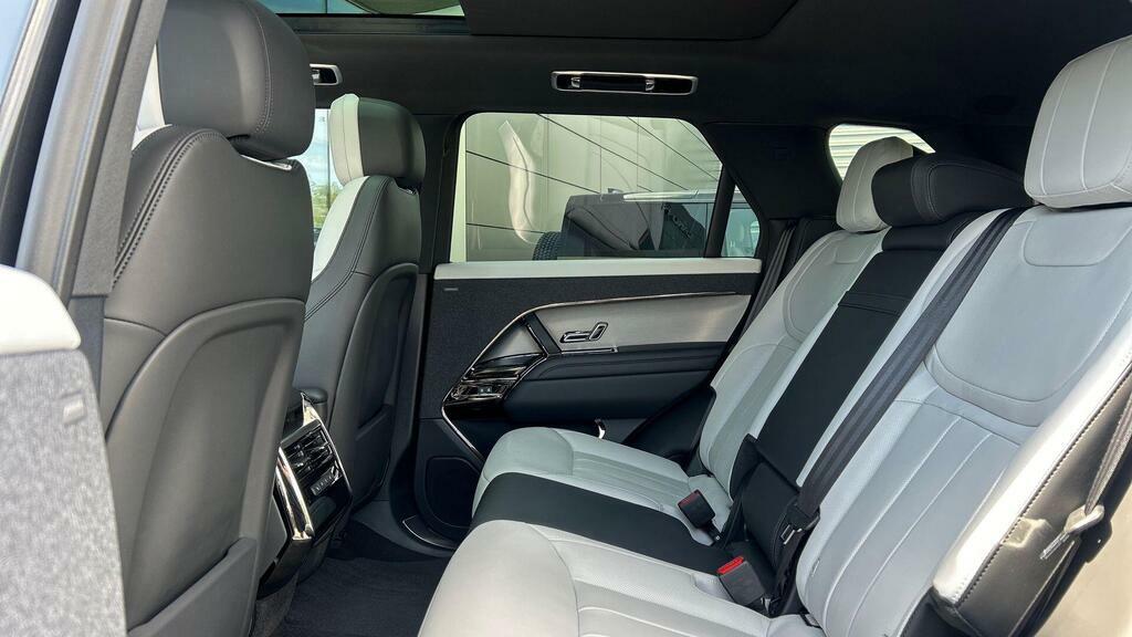 Land Rover Range Rover Sport 3.0 D300 Mhev Dynamic Se Suv 4Wd E Grey #4