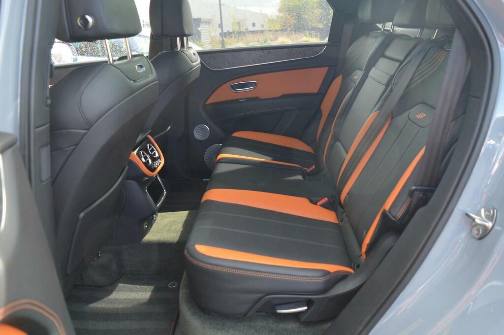 Bentley Bentayga Hybrid Odyssean Edition Vat Q Blue #19