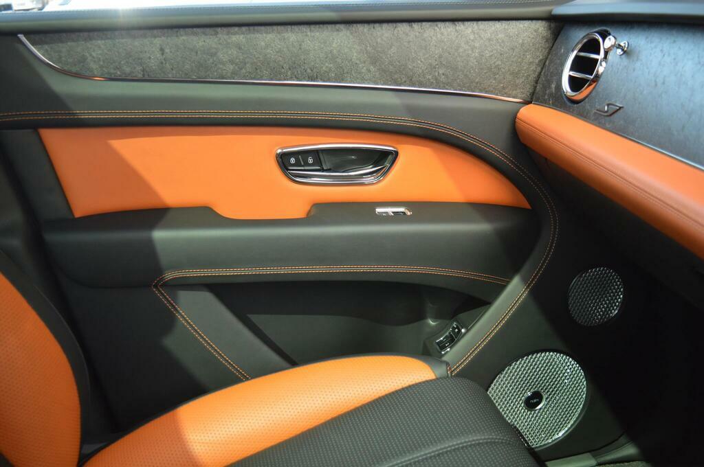 Bentley Bentayga Hybrid Odyssean Edition Vat Q Blue #38