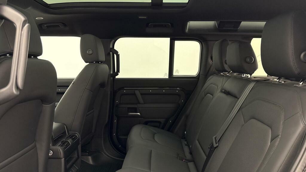 Land Rover Defender 110 3.0 D350 X-dynamic Se Black #4