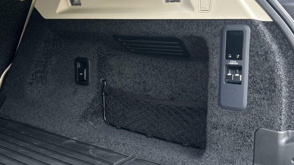Land Rover Range Rover P550e Sv British Racing Green In Satin Finish Green #27