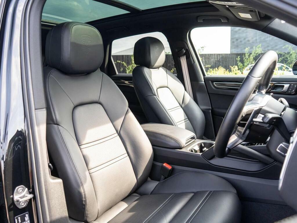 Porsche Cayenne V6 Platinum Edition #6