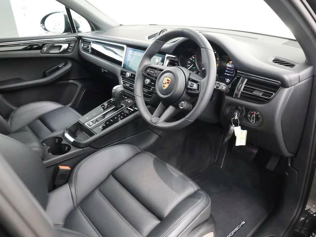 Porsche Macan Exeter #4