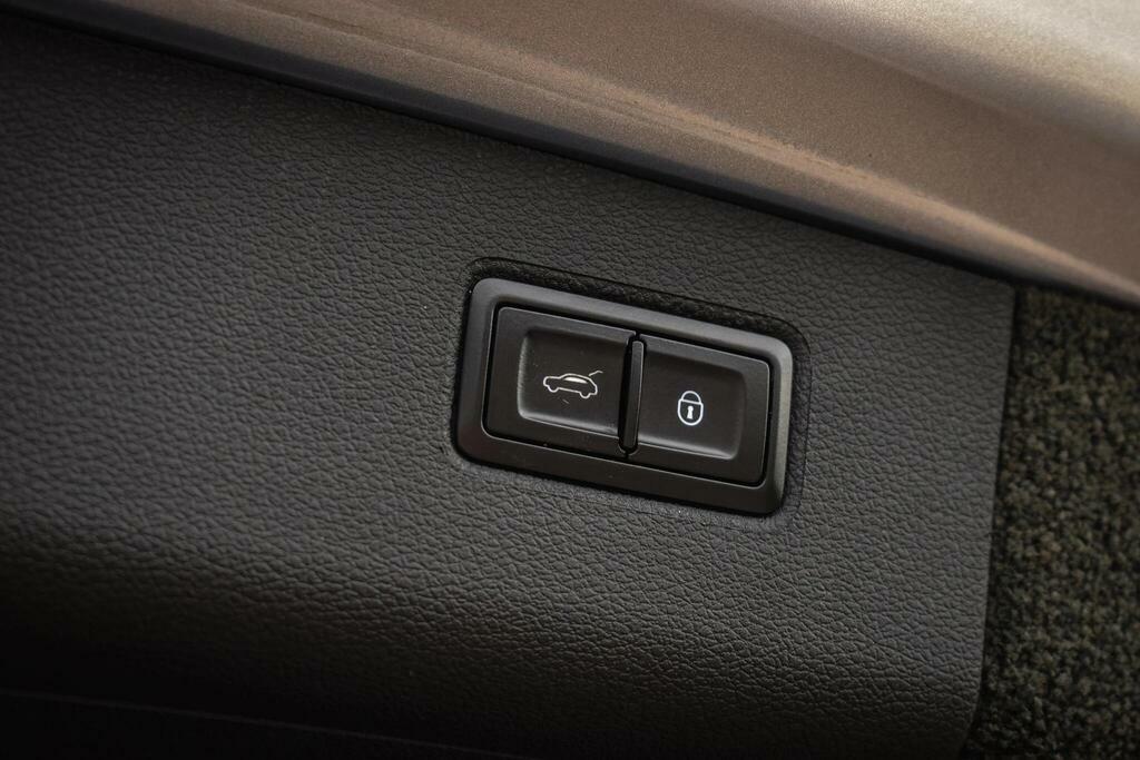 Bentley Bentayga First Edition  #17