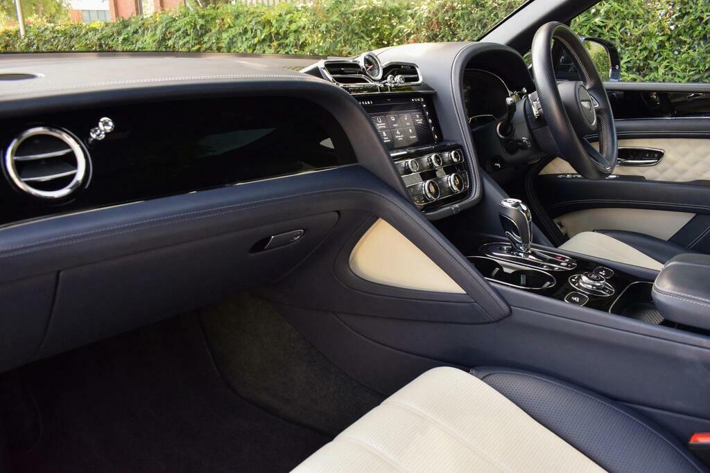 Bentley Bentayga V6 Hybrid 3.0 Tfsi V6 17.3Kwh Suv Plug- Blue #2