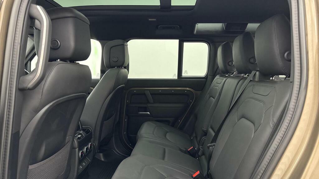 Land Rover Defender 110 3.0 D350 X-dynamic Hse  #4