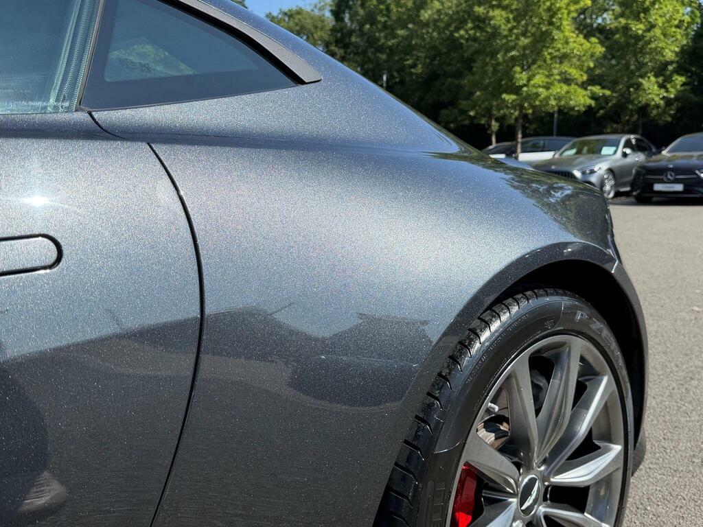Aston Martin Vantage White #18