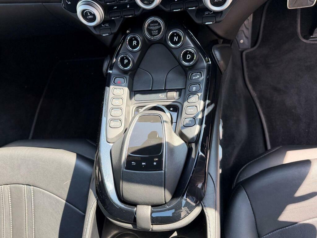 Aston Martin Vantage White #17