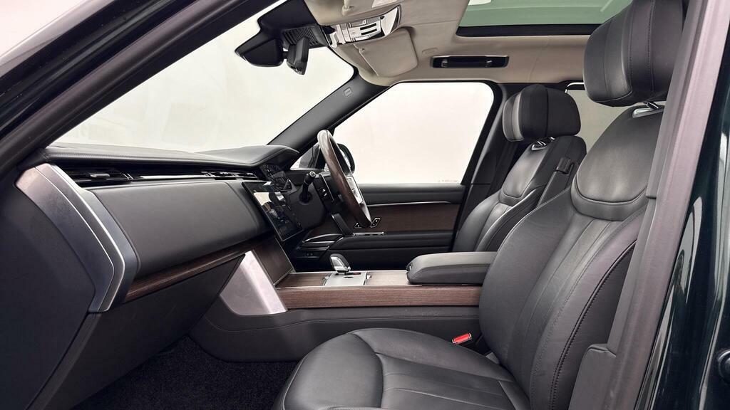 Land Rover Range Rover 4.4 P530 7 Seats Green #3
