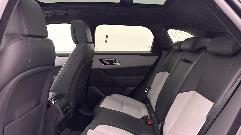 Land Rover Range Rover Velar 2.0 D200 Black #4