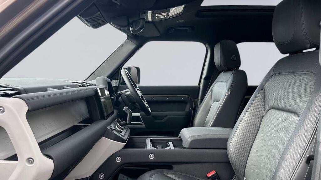 Land Rover Defender 130 3.0 D300 X-dynamic Se  #3