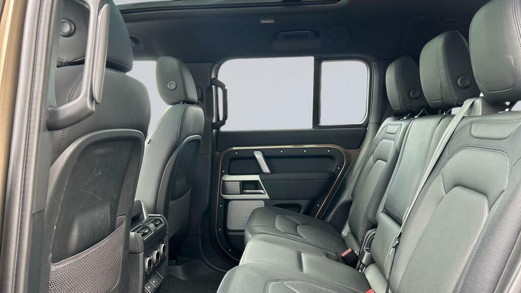 Land Rover Defender 130 3.0 D300 X-dynamic Se  #4