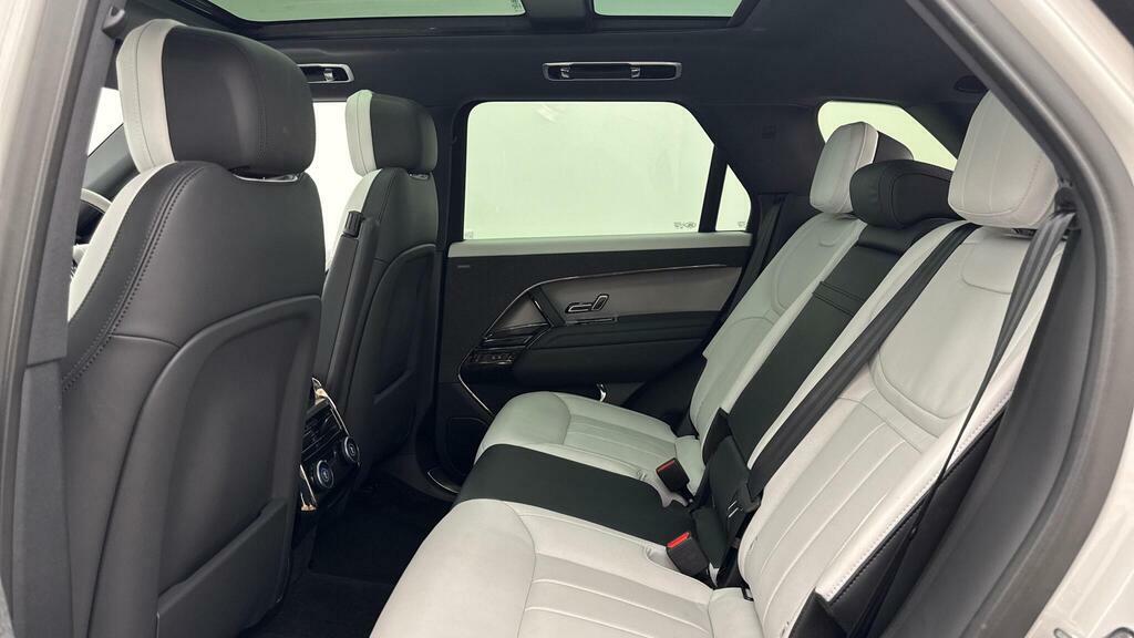 Land Rover Range Rover Sport 3.0 D300 Dynamic Se Grey #4