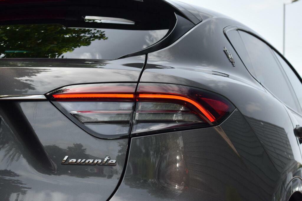 Maserati Levante V6 Modena #11