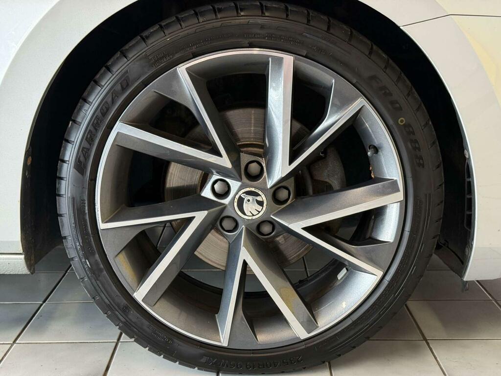 Skoda Superb Diesel Silver #46