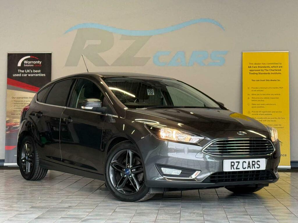 Ford Focus Titanium Grey
