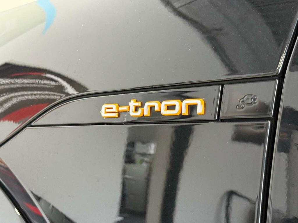 Audi E-tron Technik Black #3