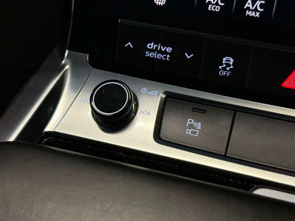 Audi E-tron 230Kw 50 Quattro 71Kwh S Line Cs White #32