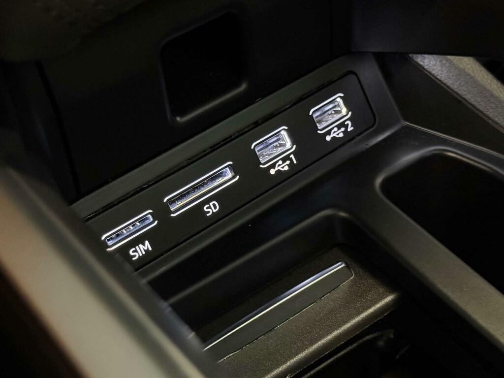 Audi E-tron 230Kw 50 Quattro 71Kwh S Line Cs White #30