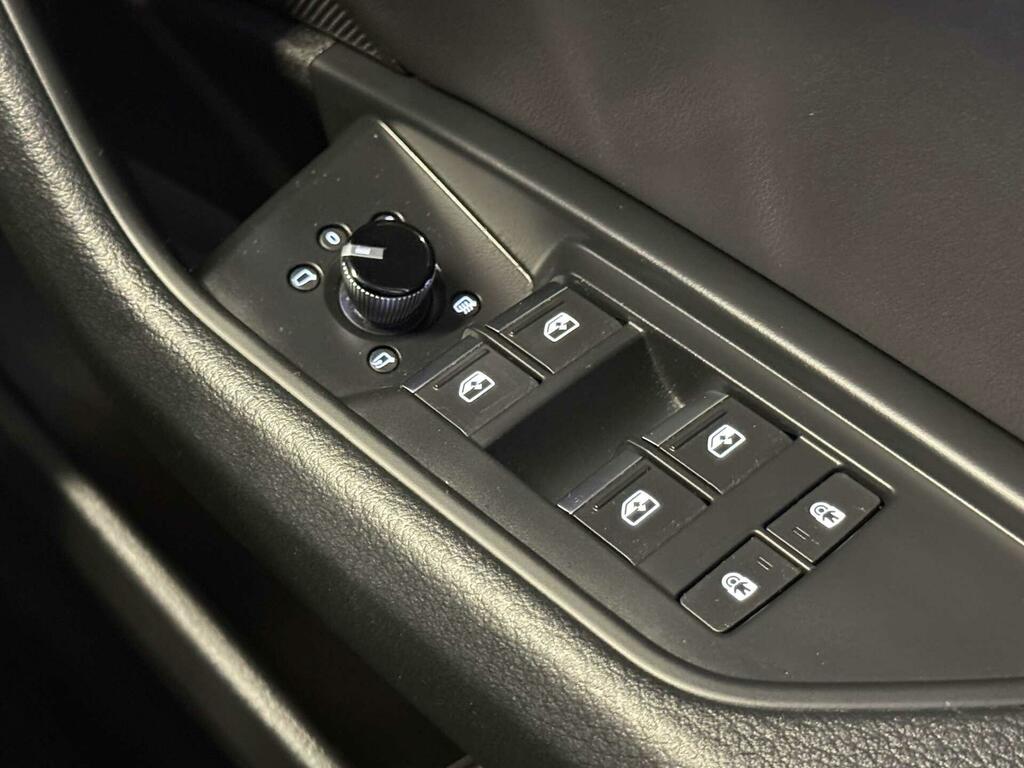 Audi E-tron 230Kw 50 Quattro 71Kwh S Line Cs White #28
