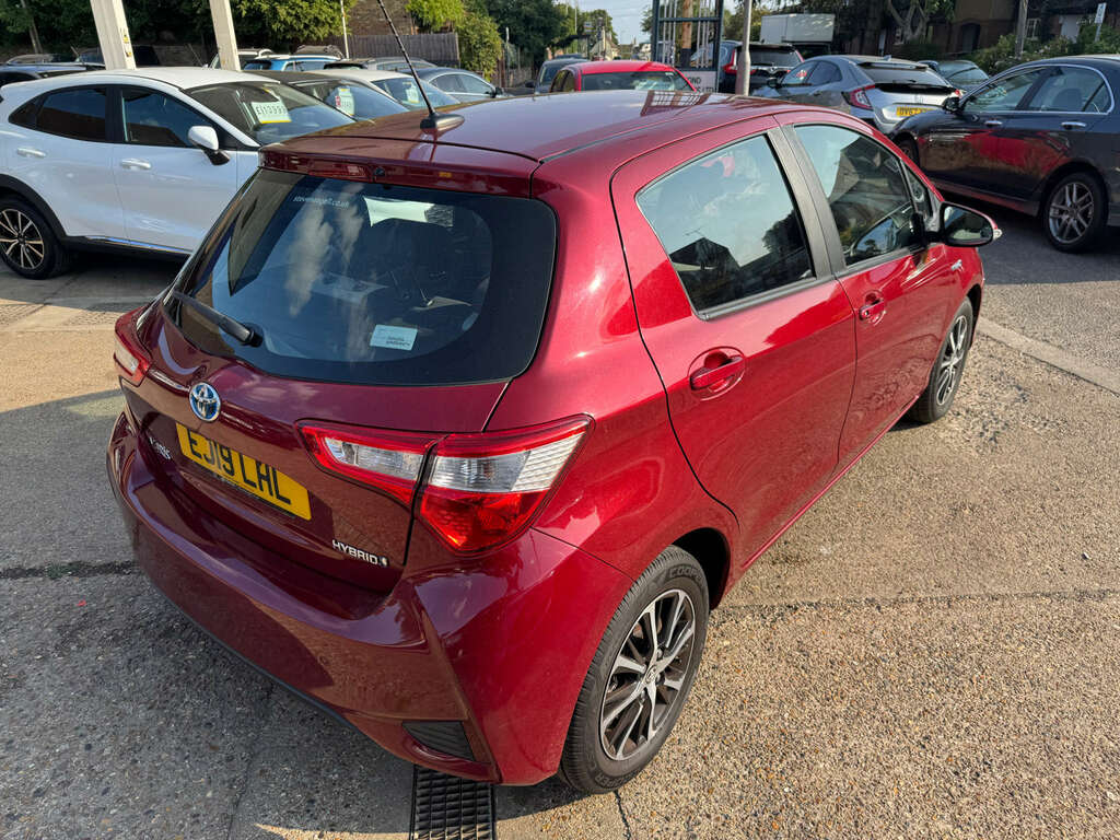 Toyota Yaris Icon Tech White #10